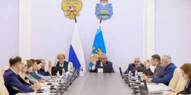 Профильные вопросы обсудил социальный комитет Собрания - 2025-09-28 15:05:00 - 2