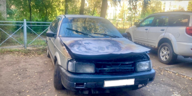 Два автомобиля горели в Великих Луках - 2025-09-25 11:35:00 - 2