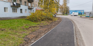 В Великих Луках продолжается благоустройство территорий - 2025-10-20 12:05:00 - 2