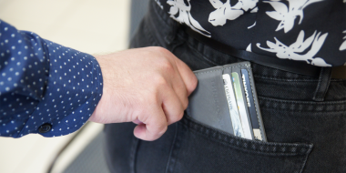 Российские банки начали массово менять условия по уже выданным кредитам - 2025-10-31 20:05:00 - 2 Российские банки начали массово менять условия по уже выданным кредитам - 2025-10-31 20:05:00 - 2