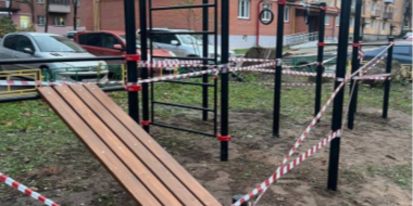 В Великих Луках устанавливают новые детские площадки - 2025-11-01 09:35:00 - 2 В Великих Луках устанавливают новые детские площадки - 2025-11-01 09:35:00 - 2