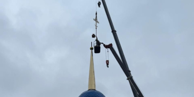 На строящийся храм в честь Успения Пресвятой Богородицы установлен крест - 2025-11-10 11:35:00 - 2