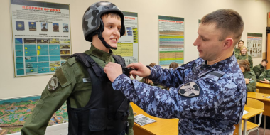 Росгвардейцы встретились с воспитанниками центра «Воин» - 2025-11-17 17:35:00 - 2