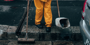 Родителей призвали не пугать детей работой дворником - 2025-11-18 18:05:00 - 2