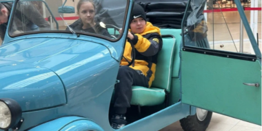 Юные псковичи познакомились с легендарными автомобилями - 2025-11-18 15:35:00 - 2