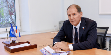 Помощь в экипировке волейбольной команды окажет вице-спикер Юрий Сорокин - 2025-11-29 10:05:00 - 2