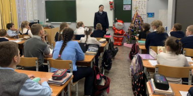 Полицейские поговорили со школьниками о дорожной безопасности - 2025-12-20 19:05:00 - 3