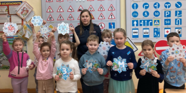 Юные художники изготовили «снежинки безопасности» - 2025-12-21 20:05:00 - 2