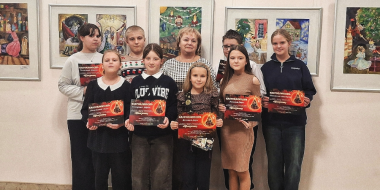 Выставка, посвященная новогодней сказке, открылась в Великих Луках - 2025-12-19 10:35:00 - 2