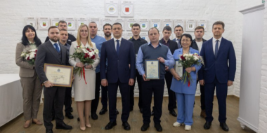 Михаил Ведерников наградил энергетиков Псковской области - 2025-12-24 09:05:00 - 2