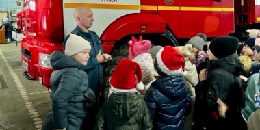 Великолукские школьники побывали в пожарной части - 2025-12-30 13:35:00 - 2