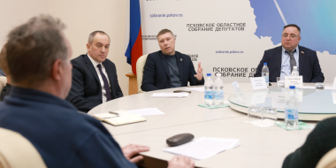 Ситуацию с захламлением подъездов обсудили в псковском Собрании - 2026-01-23 08:35:00 - 2