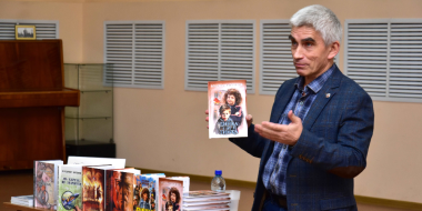 Новую книгу Владимира Юринова представили великолучанам - 2026-01-23 14:05:00 - 2