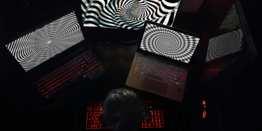 Трое псковичей поддались на ухищрения мошенников и не досчитались 700 тысяч - 2026-02-01 10:05:00 - 2