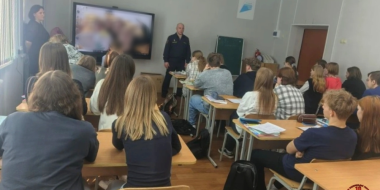 Псковские росгвардейцы встретились со старшеклассниками - 2026-03-14 12:05:00 - 2