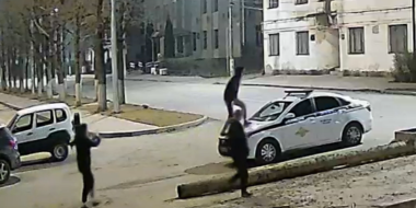 Печерянин, запрыгнувший на авто ДПС, получил семь суток ареста - 2026-03-23 16:00:00 - 2