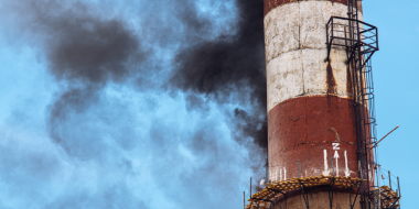 В Великих Луках демонтировали часть старой дымовой трубы - 2026-03-29 16:42:00 - 2