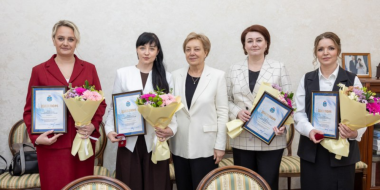 Муниципальных служащих региона наградили в Пскове - 2026-04-15 17:35:00 - 2