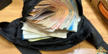 В Псковской области задержан курьер мошенников с миллионом рублей - 2026-04-28 13:35:00 - 2