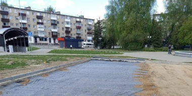 В Великих Луках началось благоустройству сквера на площади Калинина - 2026-05-06 15:05:00 - 2