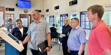 В Великих Луках общественники посетили РЭО Госавтоинспекции - 2026-07-01 16:35:00 - 2