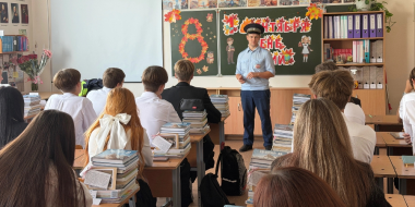 Госавтоинспекторы Великих Лук встретились со школьниками - 2026-09-06 17:05:00 - 2