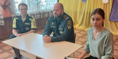 Великолукские госавтоинспекторы приняли участие в родительском собрании - 2026-09-18 11:35:00 - 2