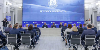 Депутатский корпус Заксобрания VIII созыва провел первое заседание - 2026-09-27 17:05:00 - 2