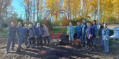 В Великих Луках помогли благоустроить берег пруда в Переслегино - 2026-10-21 13:05:00 - 2