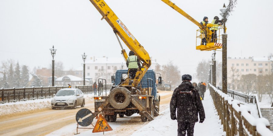 Демонтаж новогодних украшений в Великих Луках начнется в конце января