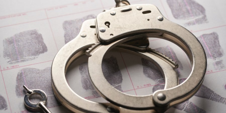 В Пскове двое мужчин заключены под стражу по подозрению в убийстве