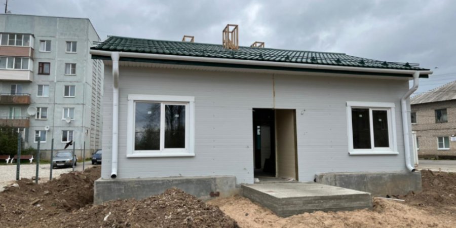 Продолжается строительство фельдшерско-акушерского пункта в деревне Неелово
