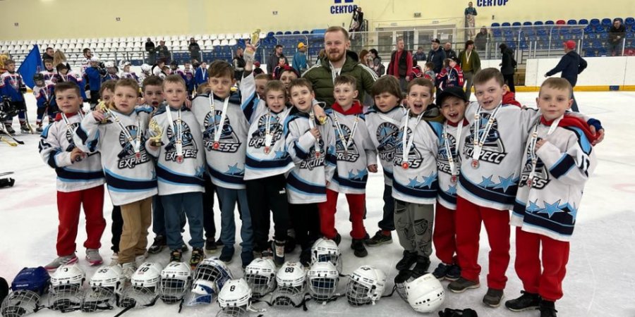 Хоккейный «Экспресс» завоевал серебряные медали - 2022-05-16 15:14:44 - 1