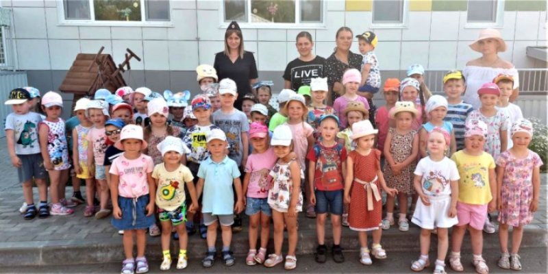 Полицейские Великих Лук организовали для детей музыкальный праздник - 2022-07-04 10:35:00 - 1