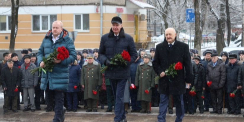 Память защитников Сталинграда в 80-ю годовщину сражения почтили в Пскове - 2023-02-02 17:35:00 - 1