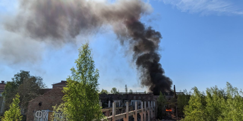 Пожар на локомотиворемонтном заводе - 2023-05-12 13:47:00 - 1