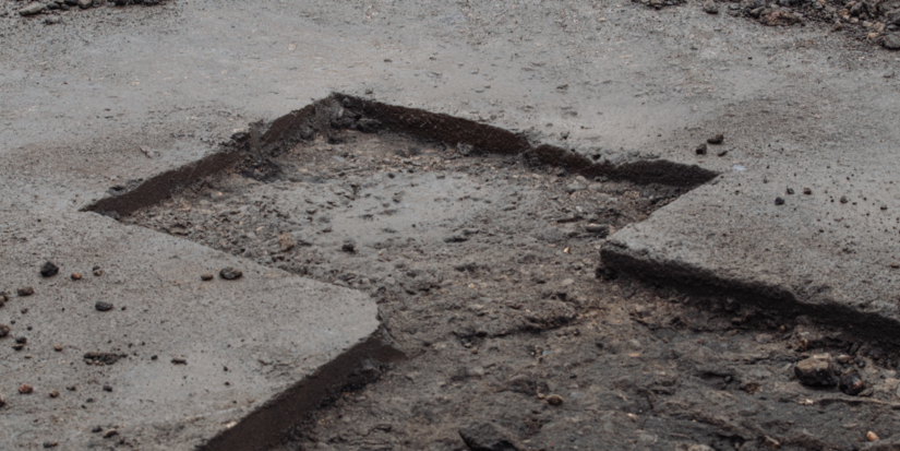 Ямочный ремонт дорог стартовал в Великих Луках - 2024-03-21 11:24:00 - 1