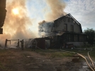 В результате пожара в Великих Луках сгорел автомобиль и пострадал дом - 2021-07-21 15:27:31 - 3