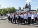 Традиционное шествие выпускников 11-х классов прошло в Пскове - 2022-05-25 16:35:00 - 5