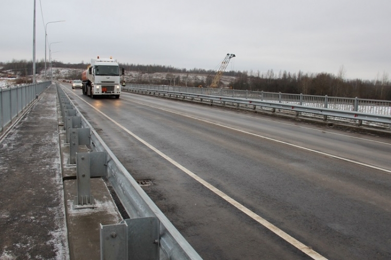 Открыто рабочее движение по новому мосту через реку Шелонь - 2020-12-02 08:43:00 - 2