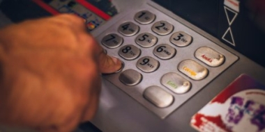 В России усилят контроль за пополнением карт через банкоматы и терминалы - 2021-09-22 19:00:00 - 2