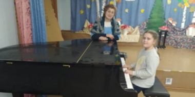 Новый рояль украсил концертный зал Детской школы искусств в Порхове - 2021-11-30 09:35:00 - 2