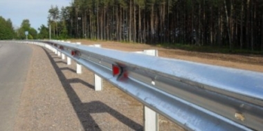 Более 17 км нового барьерного ограждения установили на дорогах Псковской области - 2021-12-08 16:35:00 - 2