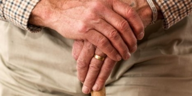 Пожилые люди и инвалиды смогут найти приемную семью в Великих Луках - 2022-01-25 11:05:00 - 2