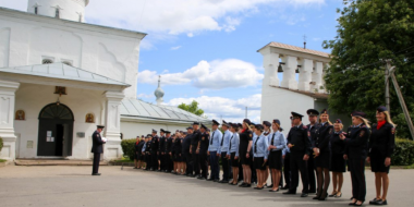 Псковским полицейским вручили знамя с образом Спаса Нерукотворного - 2023-06-06 10:05:00 - 2