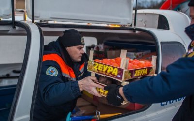 Спасатели доставили  продукты на остров Залита в Псковском озере - 2022-01-13 14:05:00 - 7