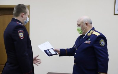 Полицейский, спасший ребенка, награжден медалью «Доблесть и отвага» СК России - 2022-01-17 13:05:00 - 6