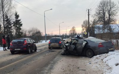 В Порховском районе в ДТП погибла женщина и пострадали четыре человека - 2022-01-23 16:35:00 - 4